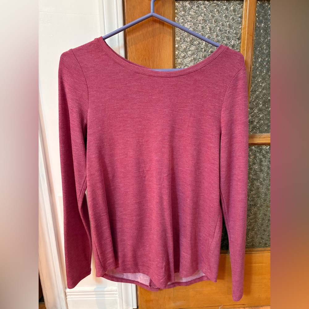 2/15$!! Reitmans Long Sleeve Berry Top